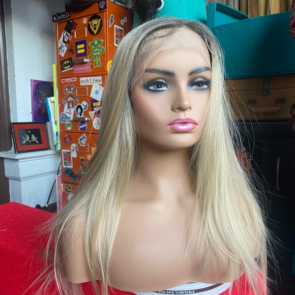 Lace front blonde wig with baby hair - Picture 10 of 12